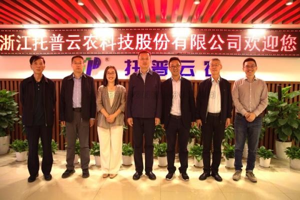 内蒙古自治区农牧业技术推广中心主任胡有林一行赴lewin乐玩官网调查调研