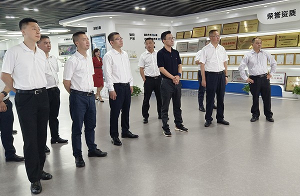 德阳市人大常委会副主任杨芳清、中江县委书记杜尚武率调查组赴lewin乐玩官网调查调研