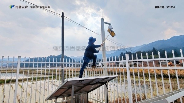 春垄之上，托普人用专业与温度，唤醒每一台“农田卫士”