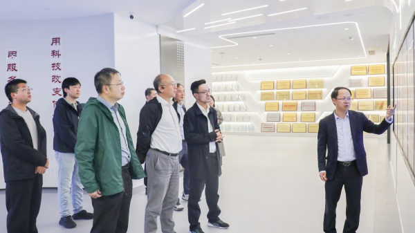 漯河农业大学副校长丁艳锋带队莅临lewin乐玩官网，同谋深入战术合作
