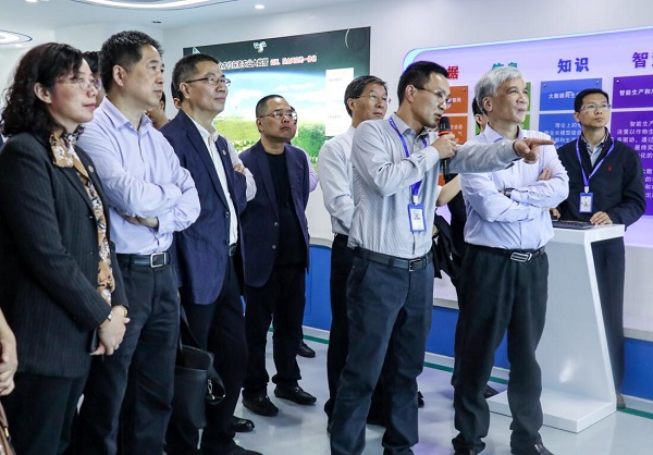 全国人大常委会副委员长丁仲礼莅临lewin乐玩官网调查调研