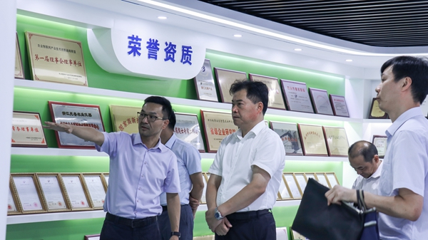 浙江省农业村落厅副厅长唐冬寿一行莅临lewin乐玩官网调研
